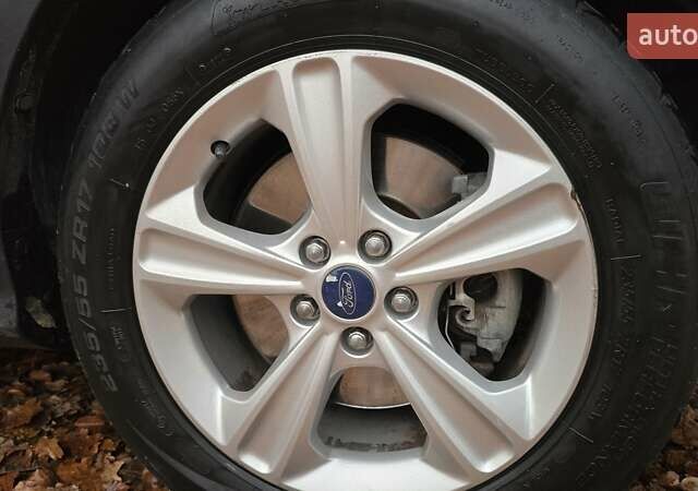 Черный Форд Эскейп, объемом двигателя 2 л и пробегом 122 тыс. км за 12000 $, фото 57 на Automoto.ua