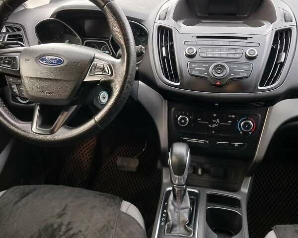 Чорний Форд Ескейп, об'ємом двигуна 2.5 л та пробігом 103 тис. км за 14000 $, фото 12 на Automoto.ua