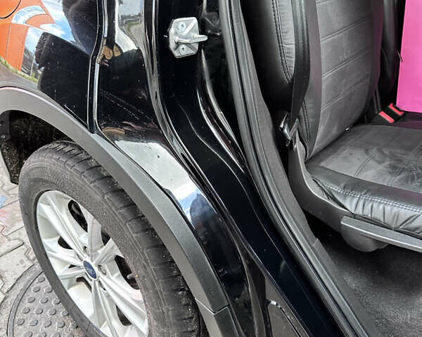 Чорний Форд Ескейп, об'ємом двигуна 2 л та пробігом 150 тис. км за 11500 $, фото 47 на Automoto.ua