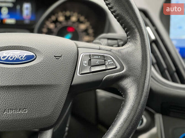 Черный Форд Эскейп, объемом двигателя 2 л и пробегом 151 тыс. км за 16600 $, фото 12 на Automoto.ua