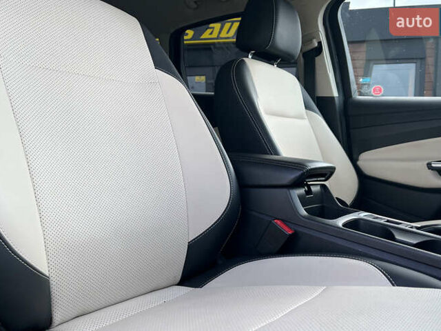 Черный Форд Эскейп, объемом двигателя 1.5 л и пробегом 128 тыс. км за 11999 $, фото 25 на Automoto.ua