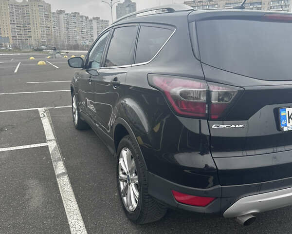 Чорний Форд Ескейп, об'ємом двигуна 1.5 л та пробігом 160 тис. км за 12000 $, фото 3 на Automoto.ua