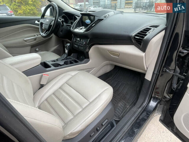 Черный Форд Эскейп, объемом двигателя 2 л и пробегом 276 тыс. км за 8450 $, фото 9 на Automoto.ua