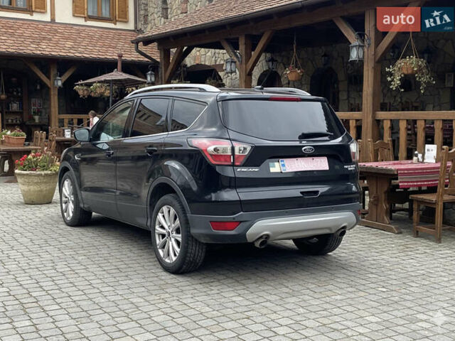 Черный Форд Эскейп, объемом двигателя 2 л и пробегом 276 тыс. км за 8450 $, фото 6 на Automoto.ua