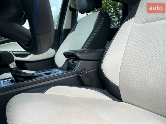 Черный Форд Эскейп, объемом двигателя 1.5 л и пробегом 128 тыс. км за 11999 $, фото 8 на Automoto.ua