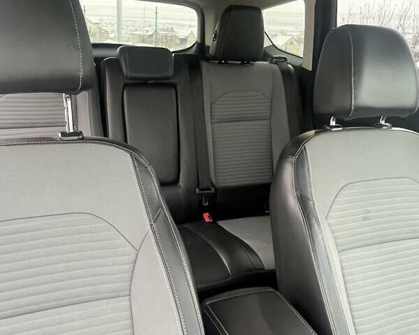 Черный Форд Эскейп, объемом двигателя 2 л и пробегом 111 тыс. км за 15400 $, фото 16 на Automoto.ua