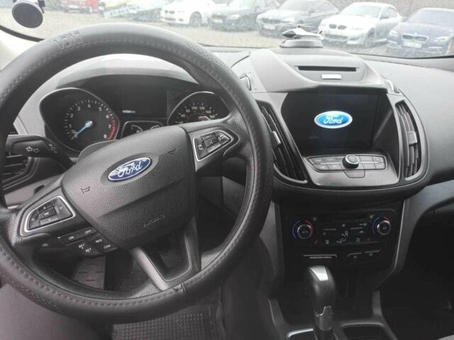 Черный Форд Эскейп, объемом двигателя 2 л и пробегом 147 тыс. км за 12500 $, фото 7 на Automoto.ua