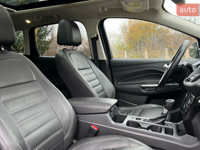 Черный Форд Эскейп, объемом двигателя 2 л и пробегом 151 тыс. км за 16600 $, фото 22 на Automoto.ua