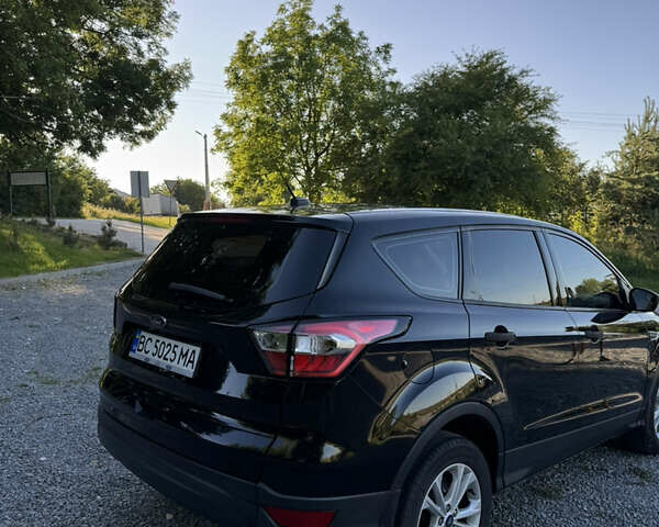 Черный Форд Эскейп, объемом двигателя 2 л и пробегом 63 тыс. км за 13200 $, фото 3 на Automoto.ua