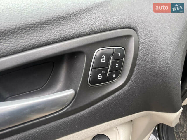 Черный Форд Эскейп, объемом двигателя 2 л и пробегом 276 тыс. км за 8450 $, фото 13 на Automoto.ua