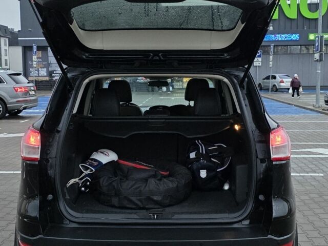 Черный Форд Эскейп, объемом двигателя 2.5 л и пробегом 153 тыс. км за 12300 $, фото 6 на Automoto.ua