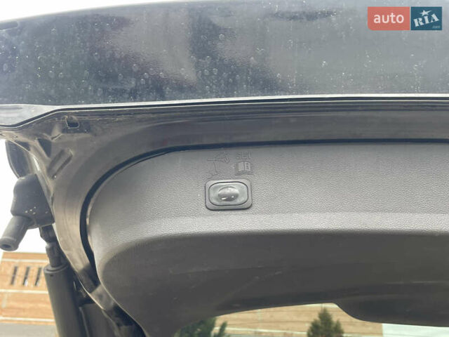 Черный Форд Эскейп, объемом двигателя 2 л и пробегом 276 тыс. км за 8450 $, фото 17 на Automoto.ua