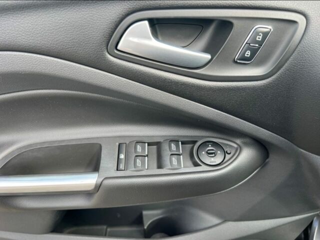 Черный Форд Эскейп, объемом двигателя 0 л и пробегом 155 тыс. км за 11950 $, фото 2 на Automoto.ua