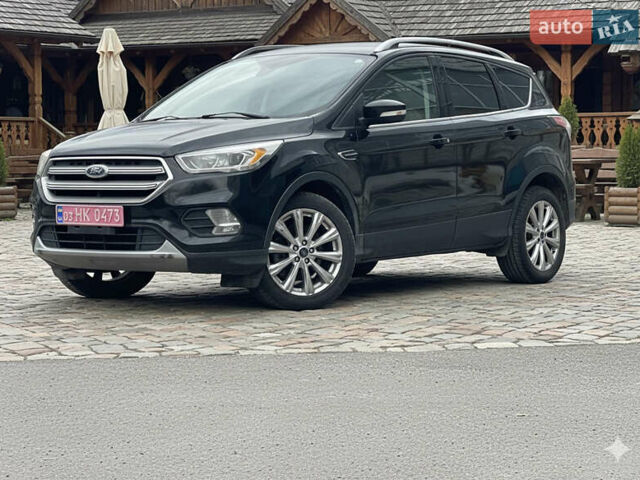 Черный Форд Эскейп, объемом двигателя 2 л и пробегом 276 тыс. км за 8450 $, фото 3 на Automoto.ua
