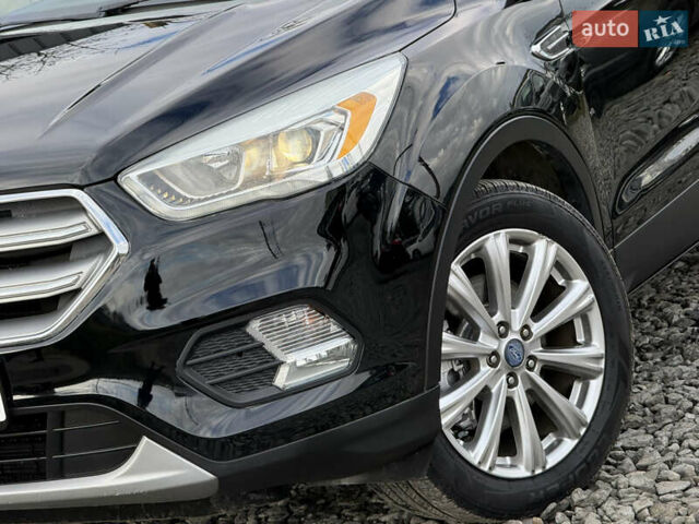 Черный Форд Эскейп, объемом двигателя 1.5 л и пробегом 146 тыс. км за 12700 $, фото 12 на Automoto.ua