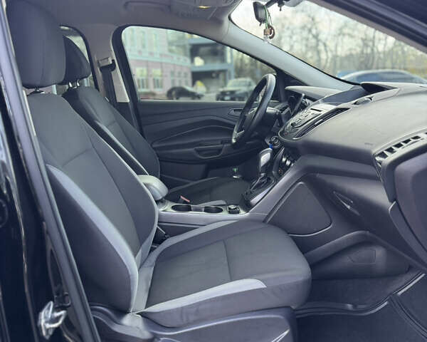 Черный Форд Эскейп, объемом двигателя 2.52 л и пробегом 98 тыс. км за 12900 $, фото 12 на Automoto.ua