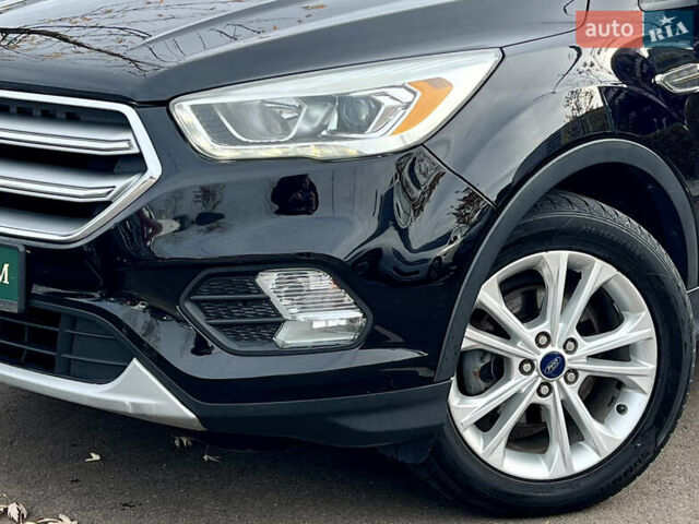 Чорний Форд Ескейп, об'ємом двигуна 1.5 л та пробігом 187 тис. км за 12500 $, фото 3 на Automoto.ua