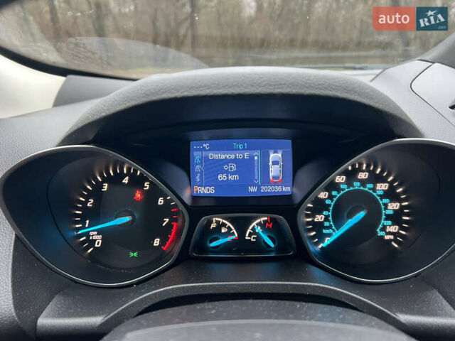 Черный Форд Эскейп, объемом двигателя 2.5 л и пробегом 200 тыс. км за 11700 $, фото 4 на Automoto.ua