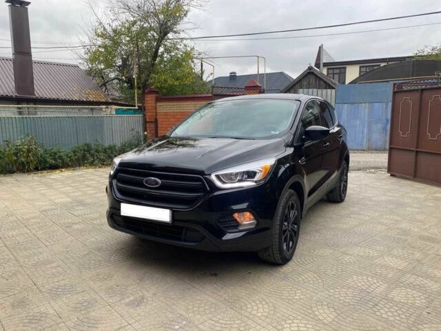 Чорний Форд Ескейп, об'ємом двигуна 1.5 л та пробігом 80 тис. км за 13500 $, фото 1 на Automoto.ua