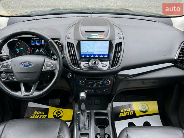 Черный Форд Эскейп, объемом двигателя 2 л и пробегом 151 тыс. км за 16600 $, фото 13 на Automoto.ua