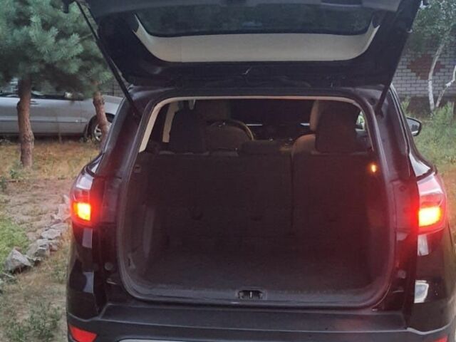 Форд Ескейп 2016 у Лубнах на Automoto.ua Чорний Форд Ескейп, об'ємом двигуна 1.5 л та пробігом 170 тис. км за 12999 $, фото 5 на Automoto.ua