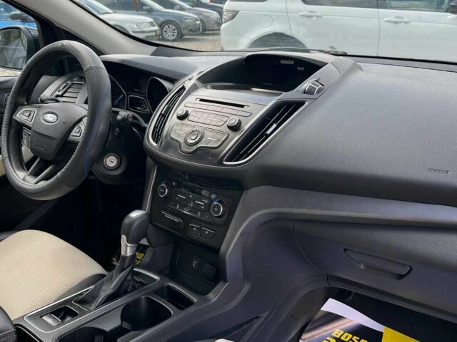 Черный Форд Эскейп, объемом двигателя 1.5 л и пробегом 128 тыс. км за 11999 $, фото 16 на Automoto.ua