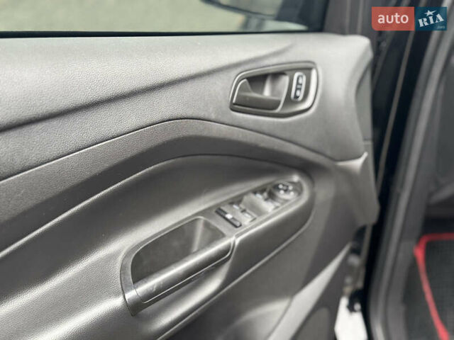 Черный Форд Эскейп, объемом двигателя 2.49 л и пробегом 177 тыс. км за 10500 $, фото 13 на Automoto.ua