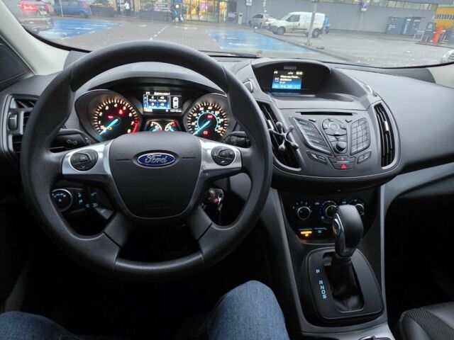 Черный Форд Эскейп, объемом двигателя 2.5 л и пробегом 153 тыс. км за 12300 $, фото 7 на Automoto.ua