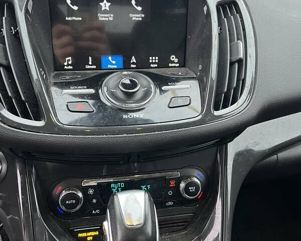 Черный Форд Эскейп, объемом двигателя 0 л и пробегом 197 тыс. км за 8600 $, фото 9 на Automoto.ua