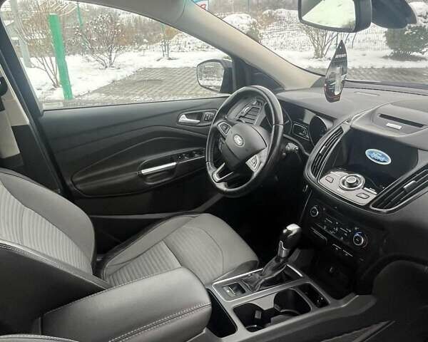 Черный Форд Эскейп, объемом двигателя 2 л и пробегом 111 тыс. км за 15400 $, фото 9 на Automoto.ua