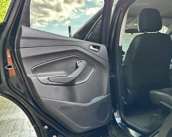 Чорний Форд Ескейп, об'ємом двигуна 2 л та пробігом 150 тис. км за 11500 $, фото 42 на Automoto.ua