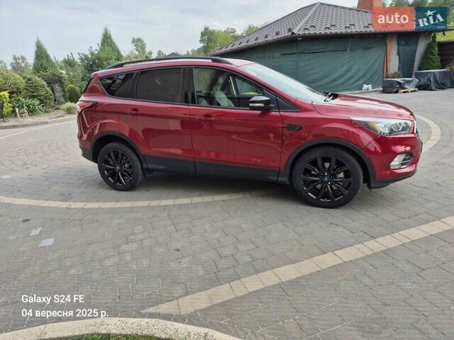 Черный Форд Эскейп, объемом двигателя 2 л и пробегом 175 тыс. км за 11300 $, фото 8 на Automoto.ua