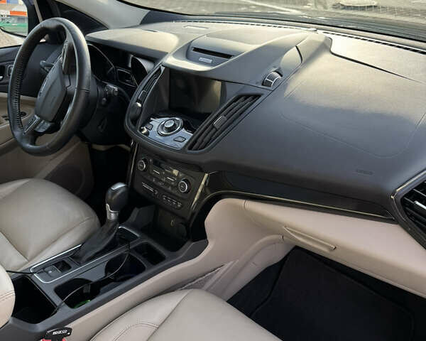 Черный Форд Эскейп, объемом двигателя 2 л и пробегом 33 тыс. км за 17000 $, фото 22 на Automoto.ua