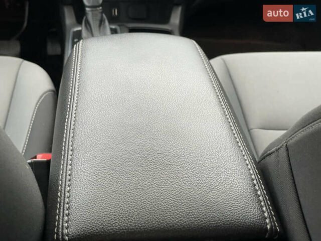 Черный Форд Эскейп, объемом двигателя 2.5 л и пробегом 197 тыс. км за 13000 $, фото 44 на Automoto.ua