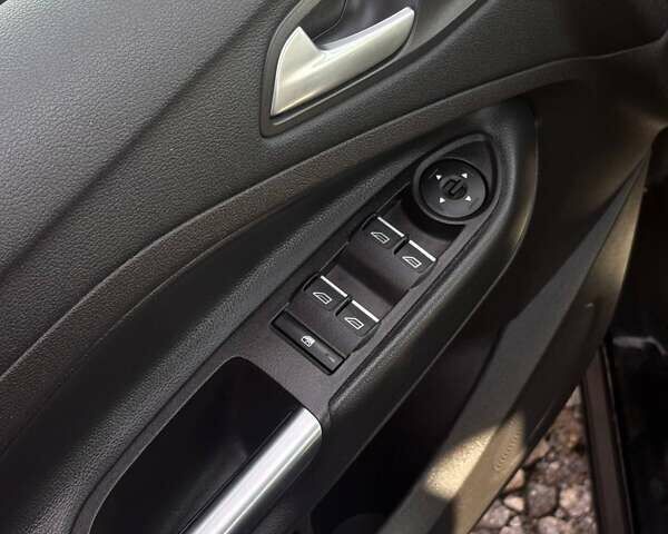 Чорний Форд Ескейп, об'ємом двигуна 1.5 л та пробігом 203 тис. км за 11999 $, фото 15 на Automoto.ua