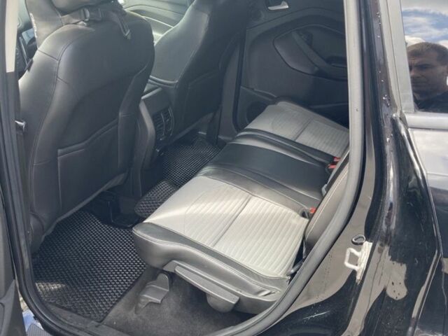 Черный Форд Эскейп, объемом двигателя 2 л и пробегом 105 тыс. км за 14600 $, фото 4 на Automoto.ua