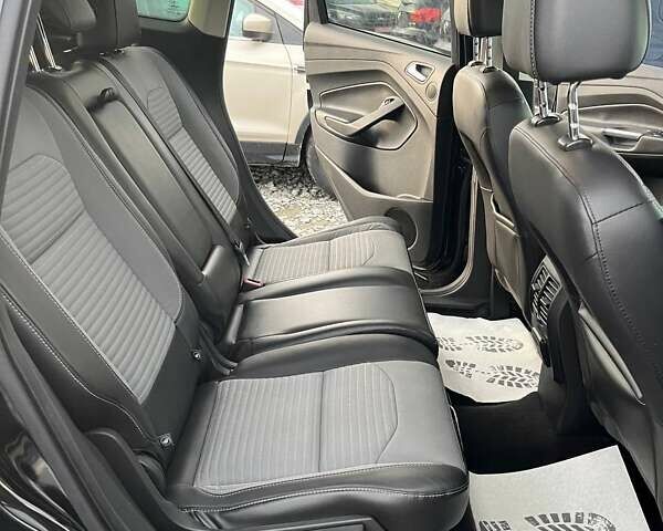 Чорний Форд Ескейп, об'ємом двигуна 0 л та пробігом 210 тис. км за 10999 $, фото 9 на Automoto.ua