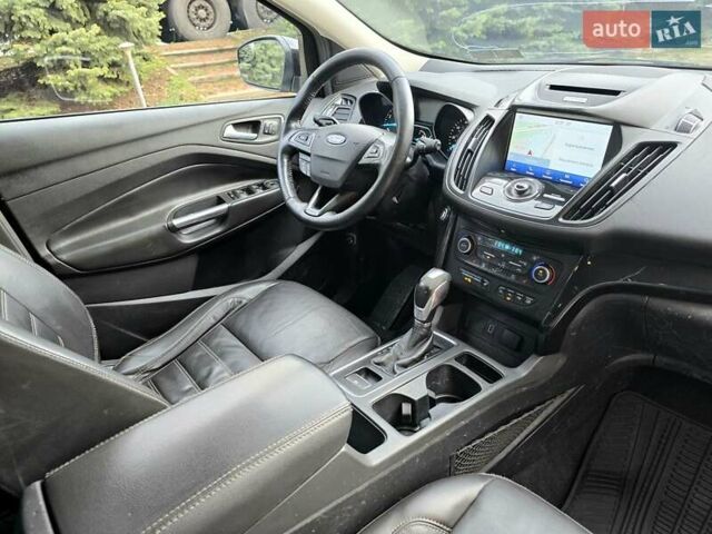 Черный Форд Эскейп, объемом двигателя 2 л и пробегом 110 тыс. км за 7800 $, фото 15 на Automoto.ua