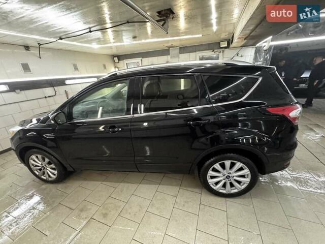 Черный Форд Эскейп, объемом двигателя 2 л и пробегом 88 тыс. км за 17000 $, фото 7 на Automoto.ua