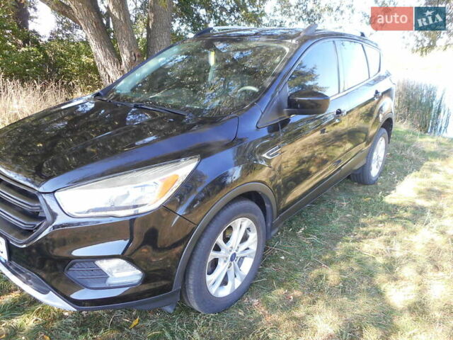 Форд Эскейп 2017 в Пирятине на Automoto.ua Черный Форд Эскейп, объемом двигателя 1.5 л и пробегом 122 тыс. км за 12880 $, фото 1 на Automoto.ua
