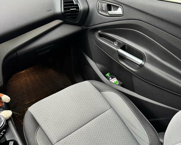 Форд Ескейп 2017 у Чернігові на Automoto.ua Чорний Форд Ескейп, об'ємом двигуна 1.5 л та пробігом 150 тис. км за 13500 $, фото 4 на Automoto.ua