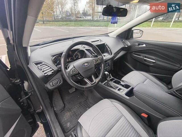Черный Форд Эскейп, объемом двигателя 2 л и пробегом 232 тыс. км за 10000 $, фото 15 на Automoto.ua
