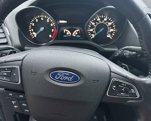 Черный Форд Эскейп, объемом двигателя 2 л и пробегом 208 тыс. км за 10999 $, фото 11 на Automoto.ua