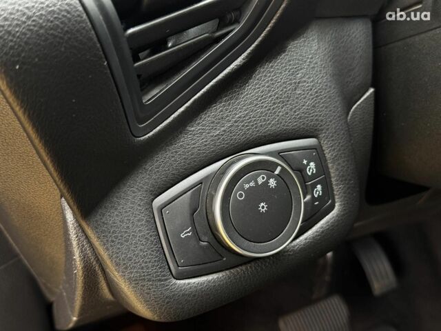 Черный Форд Эскейп, объемом двигателя 2.5 л и пробегом 201 тыс. км за 15290 $, фото 17 на Automoto.ua