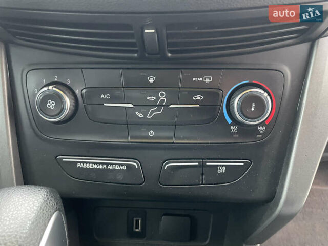 Черный Форд Эскейп, объемом двигателя 2.5 л и пробегом 197 тыс. км за 13000 $, фото 50 на Automoto.ua