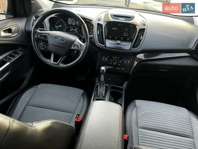 Черный Форд Эскейп, объемом двигателя 1.5 л и пробегом 151 тыс. км за 11990 $, фото 54 на Automoto.ua