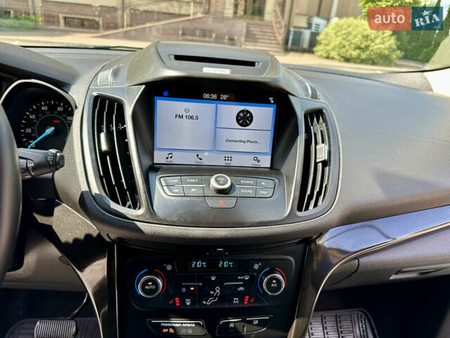 Чорний Форд Ескейп, об'ємом двигуна 1.5 л та пробігом 187 тис. км за 12999 $, фото 45 на Automoto.ua