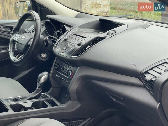 Черный Форд Эскейп, объемом двигателя 2.5 л и пробегом 197 тыс. км за 13000 $, фото 47 на Automoto.ua