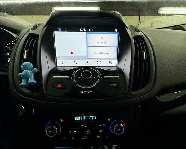 Черный Форд Эскейп, объемом двигателя 2 л и пробегом 88 тыс. км за 17000 $, фото 17 на Automoto.ua