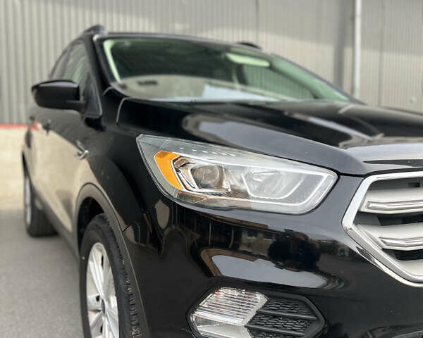 Черный Форд Эскейп, объемом двигателя 1.5 л и пробегом 116 тыс. км за 13500 $, фото 1 на Automoto.ua